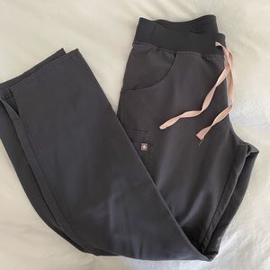 FIGS Kade scrub pants in Charcoal